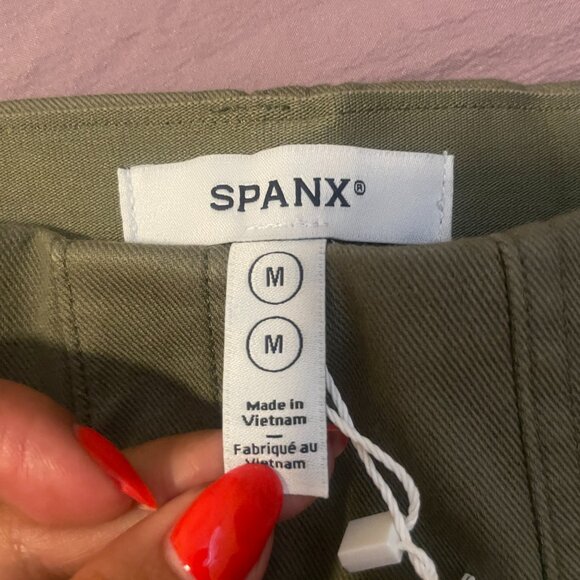 SPANX - NWT Stretch Twill Cropped Wide Leg Pant - Medium - Picture 4 of 5